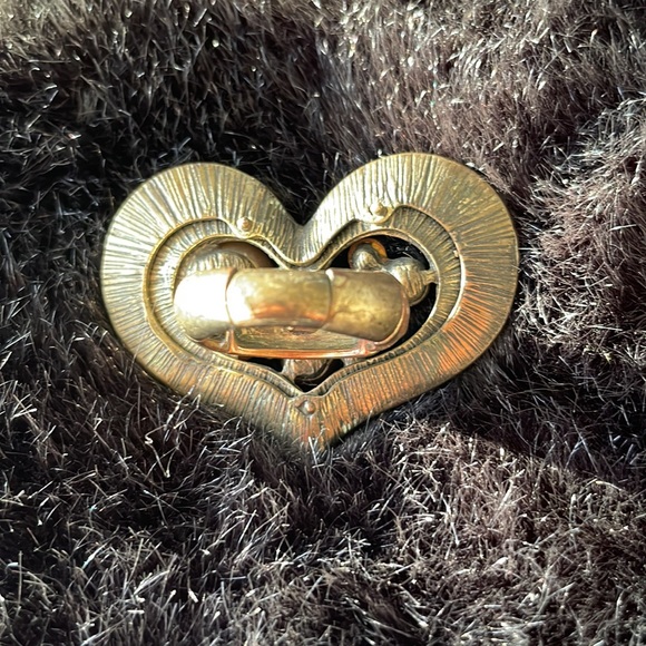 🛍️ 3 for $12 Large heart ring with stretchy band. Multi color faux pearls - Picture 6 of 6